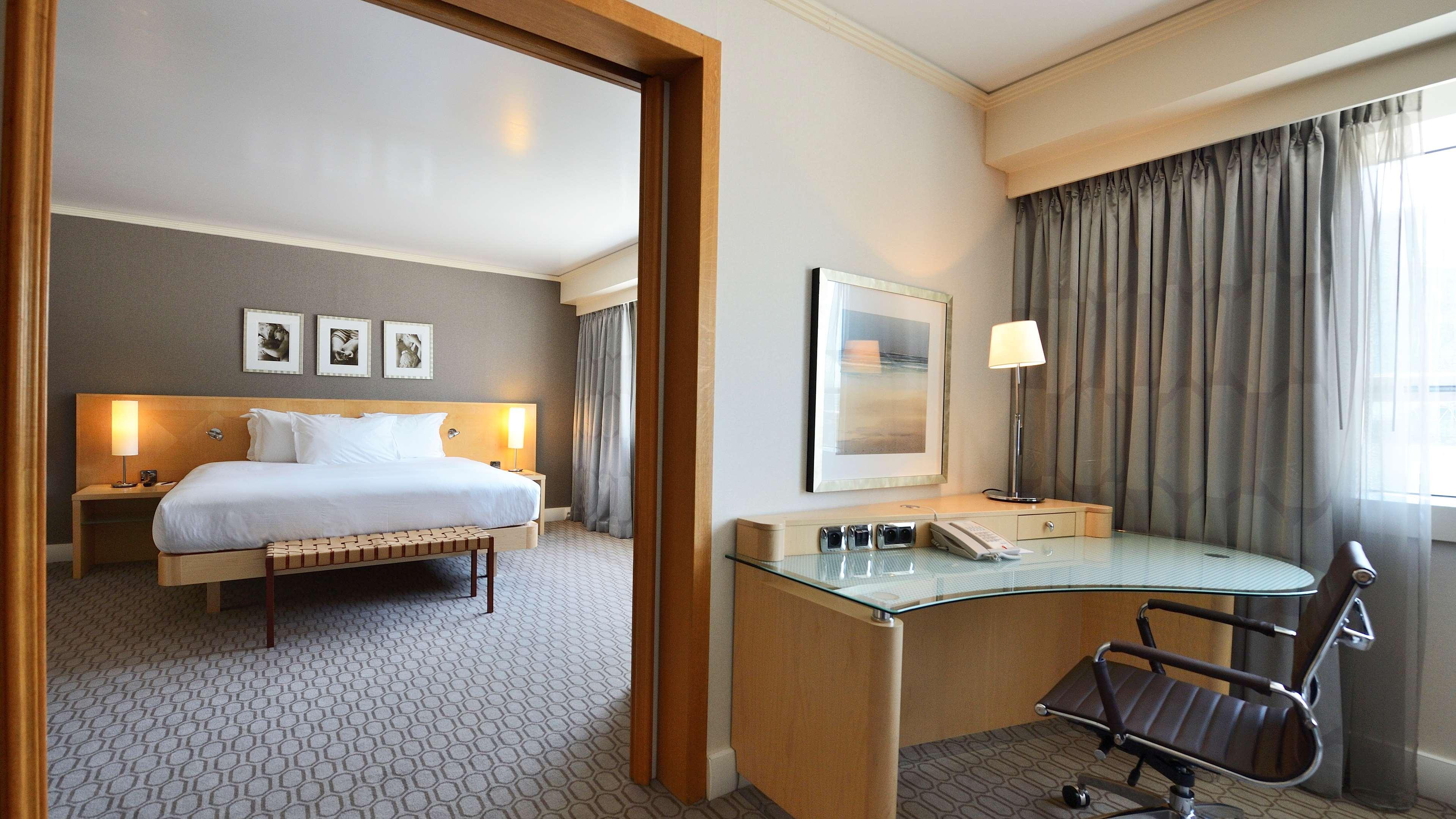 Hilton Paris La Defense Hotel Puteaux Exterior photo