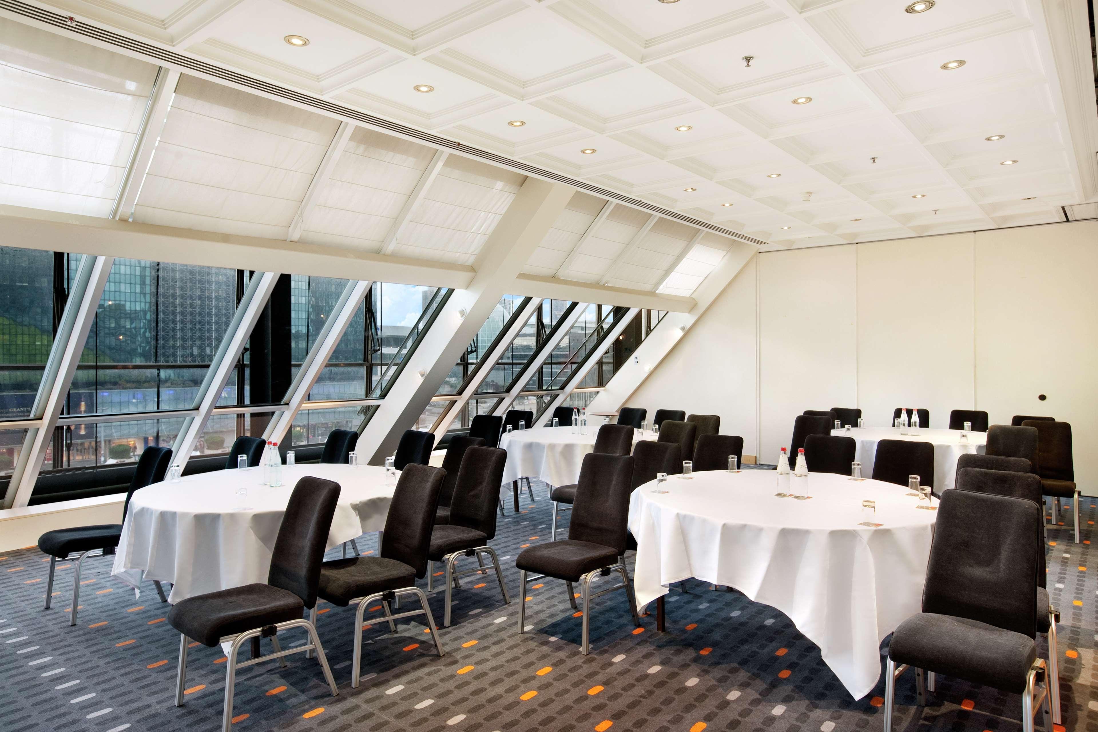 Hilton Paris La Defense Hotel Puteaux Facilities photo